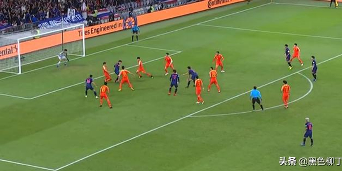  圣埃蒂安定位球防守失误送分给对手